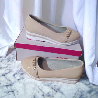 Туфлі для дівчаток бежеві на білій підошві - Інтернет-магазин спільних покупок ToGether