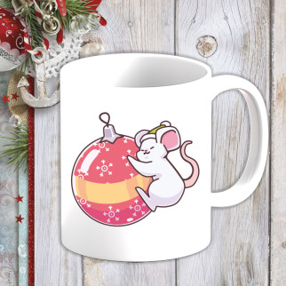 Білий кухоль (чашка) з новорічним принтом Мишеня та ялинкова іграшка - Інтернет-магазин спільних покупок ToGether