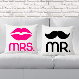 Парні декоративні подушки з принтом "Mrs, Mr: губи й вуса" - Інтернет-магазин спільних покупок ToGether