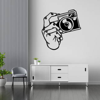Вінілова інтер'єрна наклейка декор на стіну та шпалери (скло, меблі, дзеркало, метал) "Рука з фотоапаратом" з оракалу - Інтернет-магазин спільних покупок ToGether