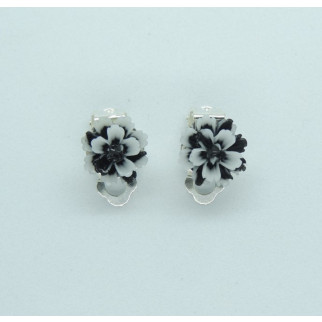 Кліпси сережки дитячі для вух без пробивання вуха Liresmina Jewelry сережки у вигляді квітки "Еклерчик" чорні - Інтернет-магазин спільних покупок ToGether