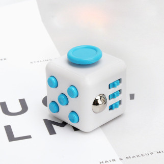 Кубик антистрес Fidget Cube 14128 3.5х3.5х4 см білий з блакитним - Інтернет-магазин спільних покупок ToGether