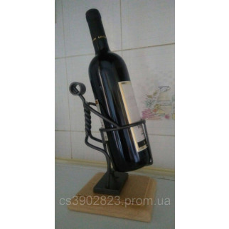 Підставка для пляшки вина з металу з основою з дерева та декором у вигляді фігурки чоловічка - Інтернет-магазин спільних покупок ToGether