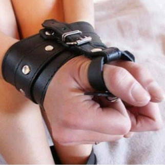 Шкіряні наручники з затискачами для пальців 18+ - Інтернет-магазин спільних покупок ToGether