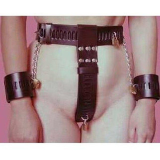 Чорний жіночий пояс вірності з наручниками 18+ - Інтернет-магазин спільних покупок ToGether