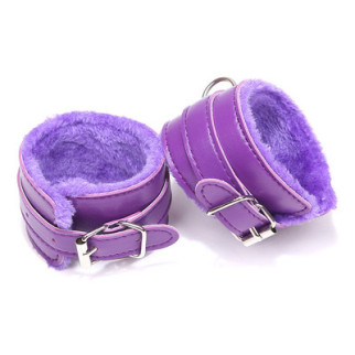 Фіолетові шкіряні бондажні наручники з хутром Premium Fur Lined Locking Restraints 18+ - Інтернет-магазин спільних покупок ToGether