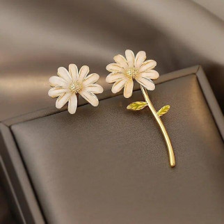 Золотисті асиметричні сережки жіночі у формі красивої квітки Ромашка довгі сережки - Інтернет-магазин спільних покупок ToGether
