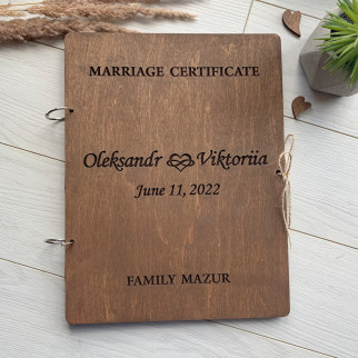 Дерев'яна папка для зберігання свідоцтв про шлюб з індивідуальним равіюванням - Інтернет-магазин спільних покупок ToGether