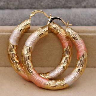 Сережки кільця жіночі золотисті у формі кілець пофарбовані в смужки рожеві та білі 2.6 см - Інтернет-магазин спільних покупок ToGether